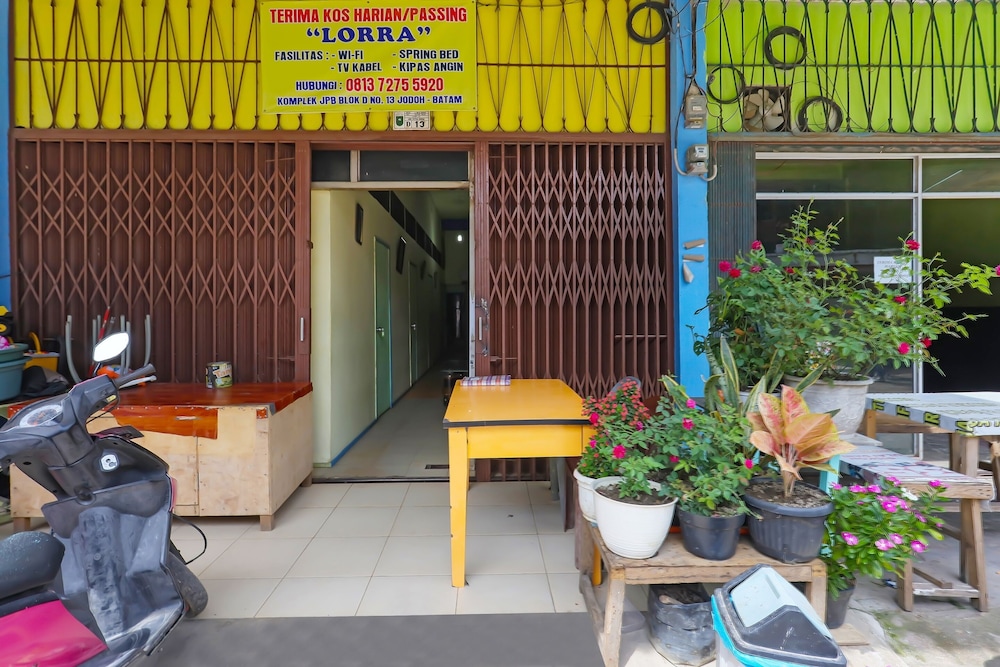 Hotel O Penginapan LorraNearPasar Oleh Oleh