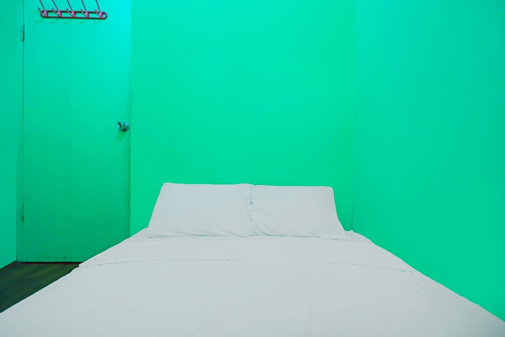 Hotel O Penginapan LorraNearPasar Oleh Oleh