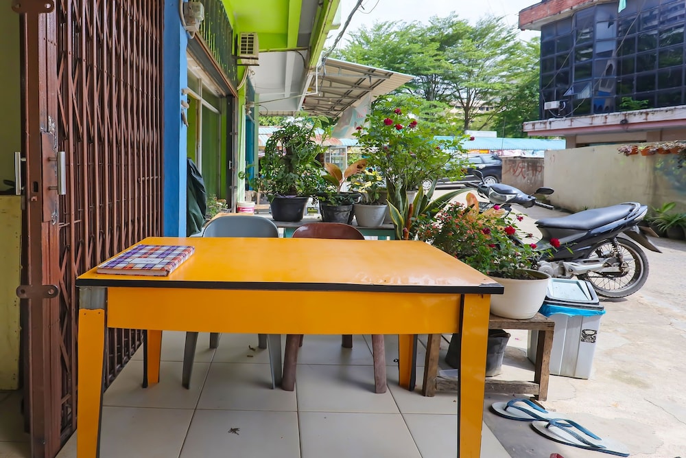 Hotel O Penginapan LorraNearPasar Oleh Oleh