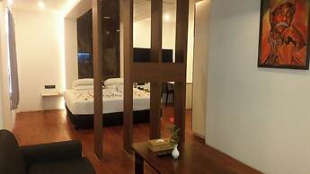 Royal Crown Hotel