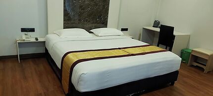 Royal Crown Hotel
