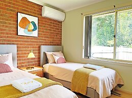 Ringwood 2BR Home