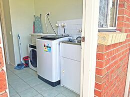 Ringwood 2BR Home