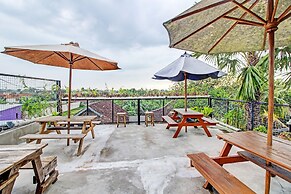OYO 92256 Sentosa Residence