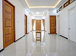 OYO Ipeda Family Residence 2