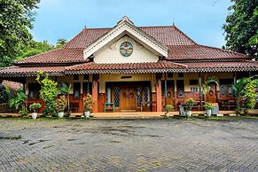 Hotel O Griyo Werdiningsih
