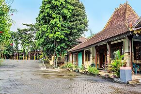 Hotel O Griyo Werdiningsih