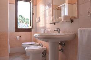 Idyllic Residence Cala Viola 2 Bedroom Sleeps Num1381