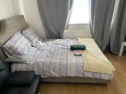 Great 5-bed Wembley Home 25min From Central London