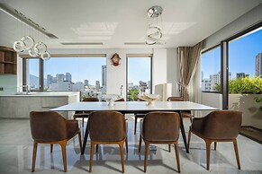 Luxury Duplex Penthouse With Pool Foosball