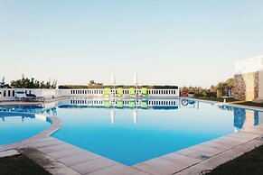 Villa Cook with pool and sea views