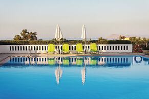 Villa Cook with pool and sea views