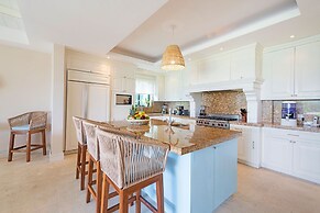 Luxurious 4 Bedroom Condo