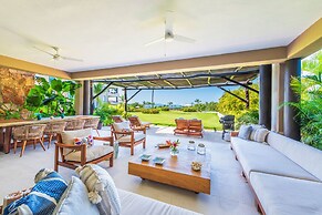 Luxurious 4 Bedroom Condo