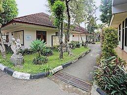 Hotel O Tjokro 3