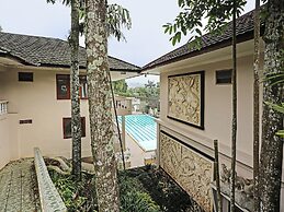 Hotel O Tjokro 3