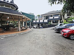Hotel O Tjokro 3