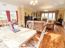 Cedar Lodge
