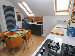 The Loft @ Wisteria Cottage