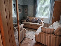 Apartment - Largs - Sleeps 4 - Pet Friendly