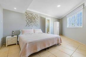 Remodeled 6BR - Privatepool Gameroom Close2beach