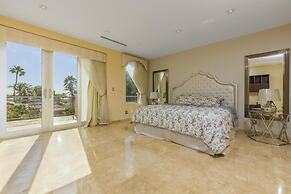 Glamorous Luxury Villa Pool Jacuzzi Sea View