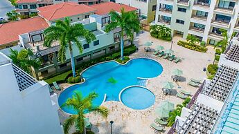 2BR Duplex Palmaruba Condos w Great Location