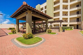 2BR Duplex Palmaruba Condos w Great Location
