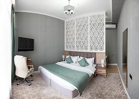 Tauke Khan Plaza