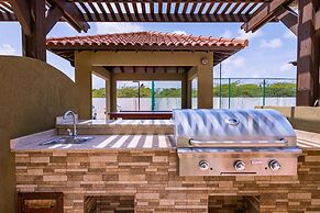3BR 3BA Duplex w Amazing Views Pool Amenities