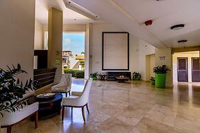 Top Floor Corner Condo w Amazing Views 2BR 3BA