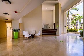 Top Floor Corner Condo w Amazing Views 2BR 3BA