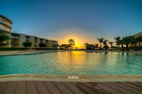 Ocean Front 2BR 2BA w Amazing Beach
