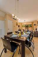 Gold Coast - 2br3ba Gated Community w Pools Gym