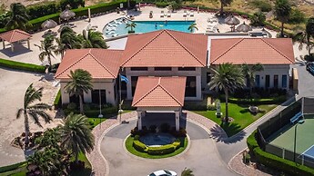 Gold Coast - 2br3ba Gated Community w Pools Gym