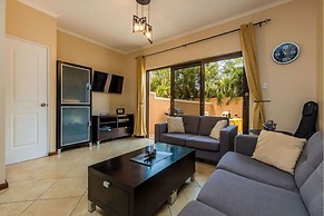 Gold Coast - 2br3ba Gated Community w Pools Gym