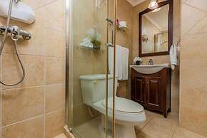Gold Coast - 2br3ba Gated Community w Pools Gym