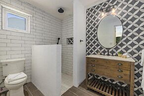 NEW Modern 2BR 2BA w Privatepool in Quiet Area