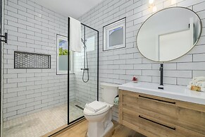 NEW Modern 2BR 2BA w Privatepool in Quiet Area