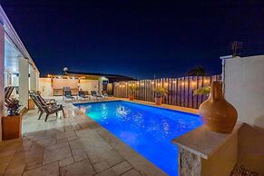 3BR Privatepool - Outdoor Dining - Great Location