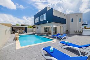 NEW 6 Bedroom Villa 2min Eagle Beach Palm Beach