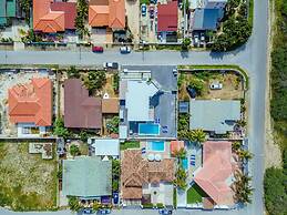 NEW 6 Bedroom Villa 2min Eagle Beach Palm Beach