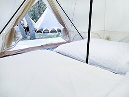 Touching camping