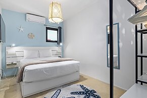 Unique Modern 4BR w Large Private Pool Mini Golf