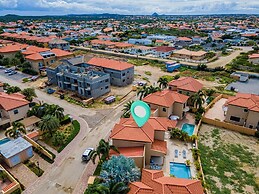 4BR Villa Gold Coast w Pool