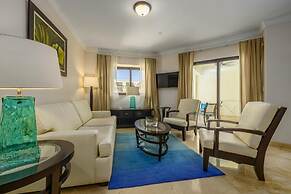 One Bedroom Condo w Amazing Views Luxurycomplex