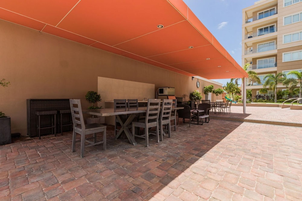 Le Vent Eagle Beach 2BR 2 5BA - Amazing Amenities