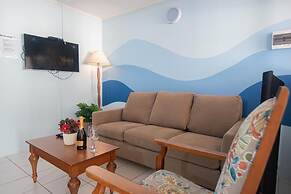 Quiet Cozy Central Close to the Beach Pool