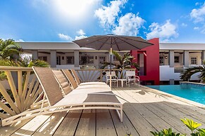 Amazing 2BR 1BA w Pool Close to the Beach BBQ