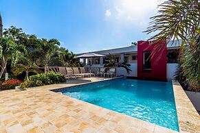 Amazing 2BR 1BA w Pool Close to the Beach BBQ